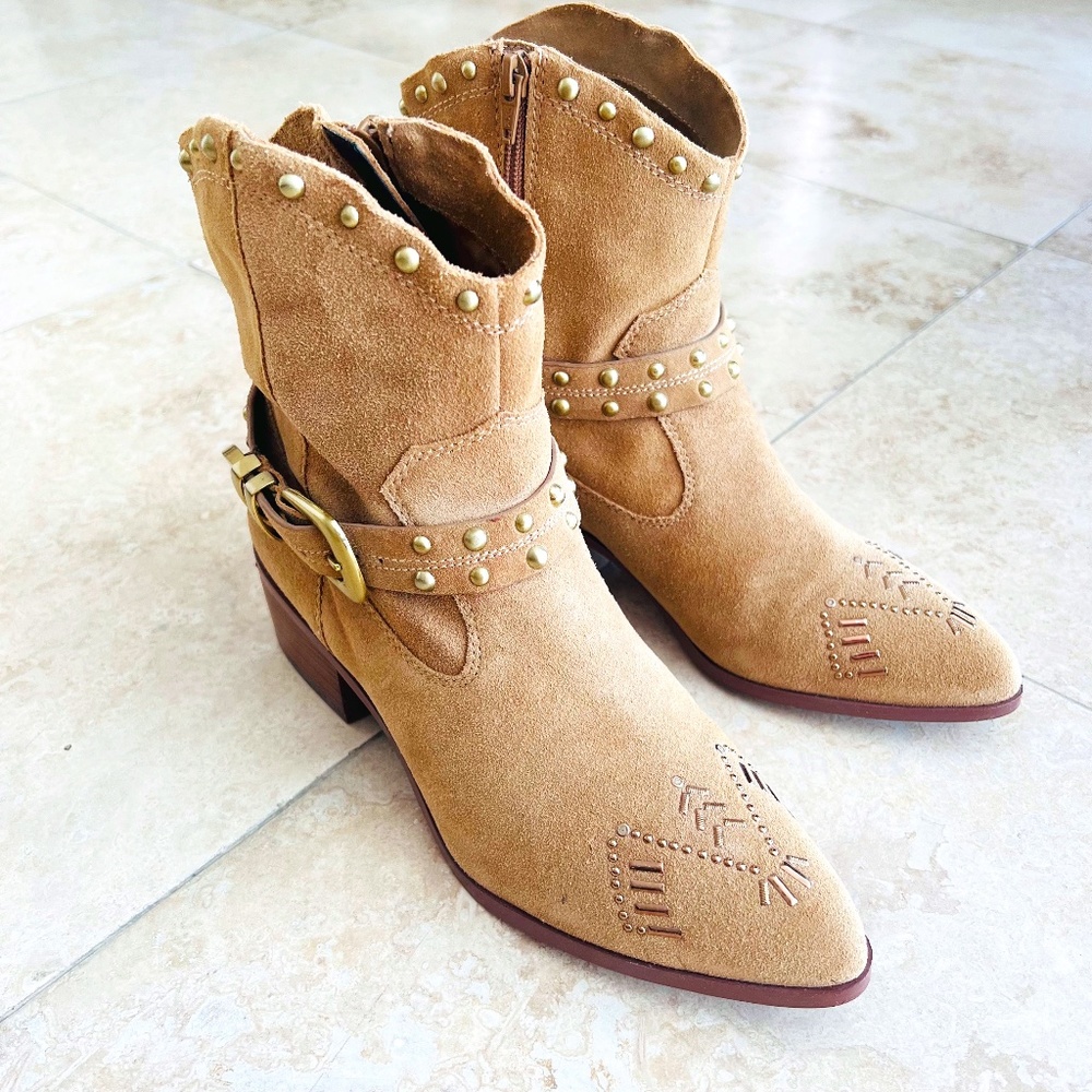 Like New Bcbgeneration Block Heel Bootie, Size 10… - image 1